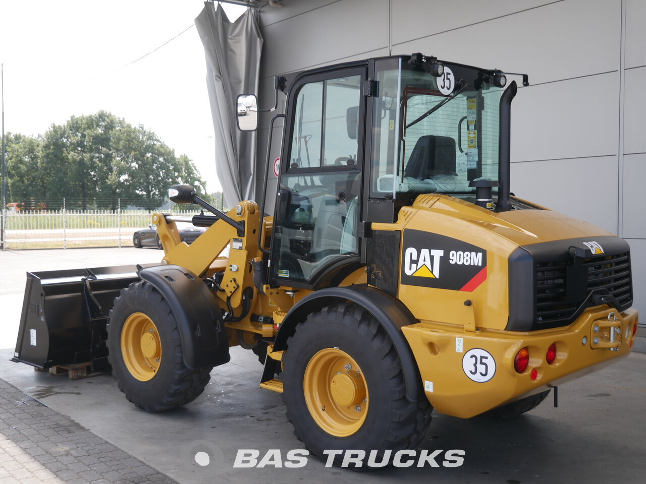 photo of Used Construction equipment Caterpillar 908 M 4X4 2018