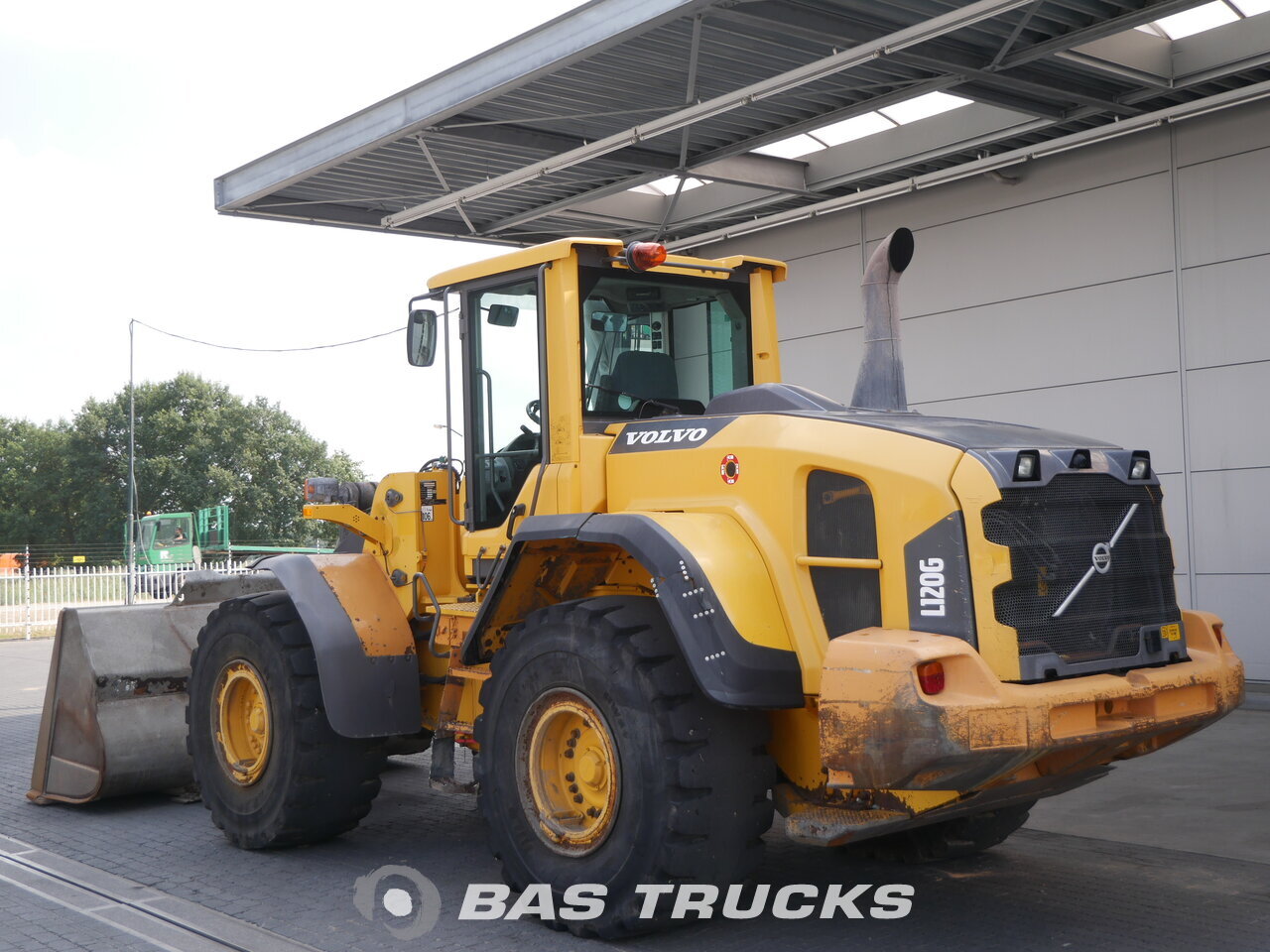 photo of Used Construction equipment Volvo L120G 4X4 2011
