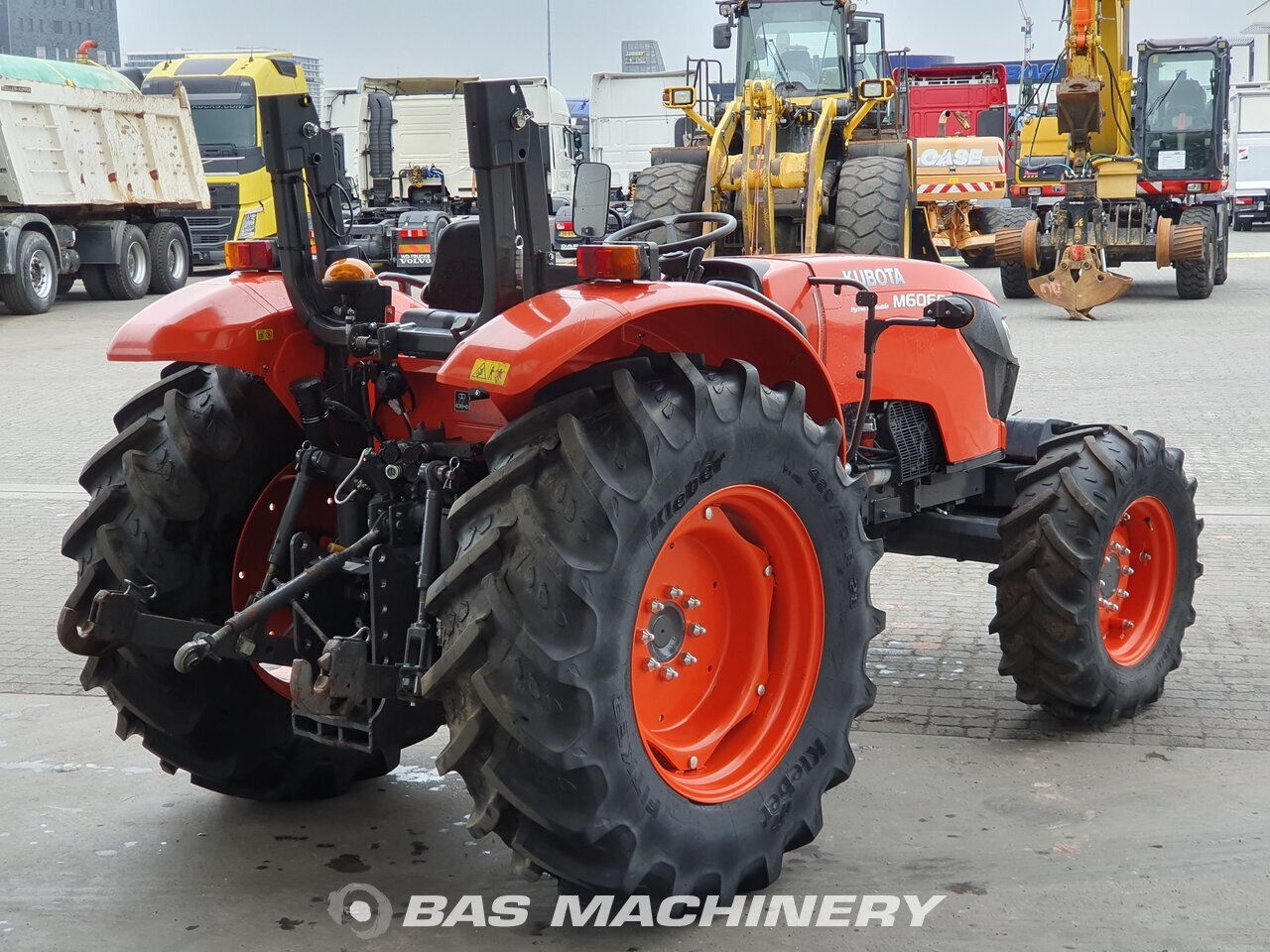 Kubota M6060 2017 Tractor agricultural BAS Machinery